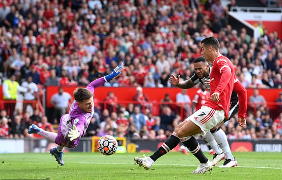 Vòng 4 Premier League: Ronaldo lập cú đúp, M.U đánh bại Newcastle - Ảnh 2.