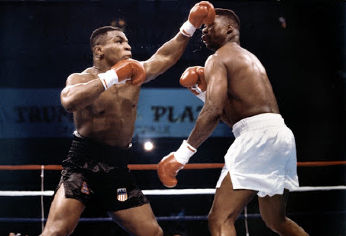 5 màn knock-out &quot;tàn khốc&quot; nhất của &quot;Tay đấm thép&quot; Mike Tyson - Ảnh 9.