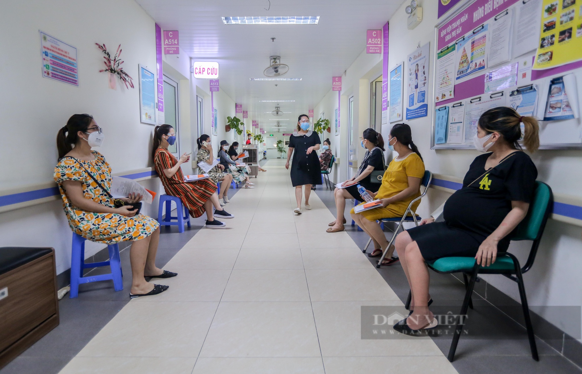 Hơn 1.000 phụ nữ mang thai ở Hà Nội hào hứng tiêm vaccine Covid-19: &quot;Chúng tôi thấy rất yên tâm&quot; - Ảnh 1.