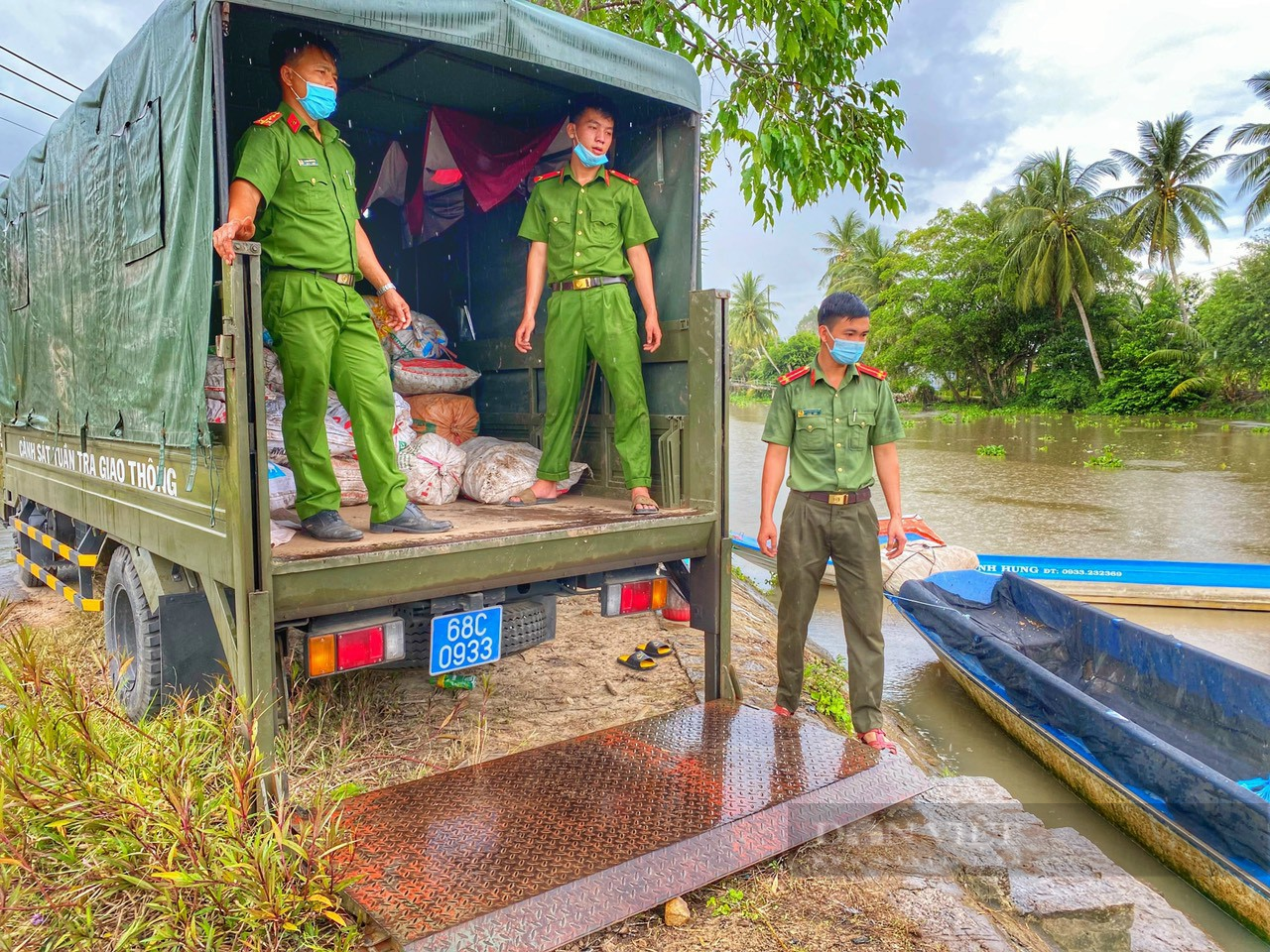 Công an huyện Giồng Riềng giúp nông dân tiêu thụ gần 180 tấn khoai lang - Ảnh 7.