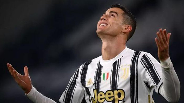 Ronaldo luôn mặc áo dài tay ra sân: Có phải do mê tín? - Ảnh 4.