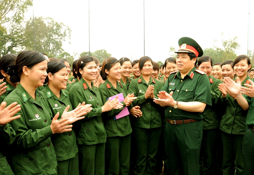 Ảnh: Đại tướng Phùng Quang Thanh luôn gần gũi, thân mật - Ảnh 3.