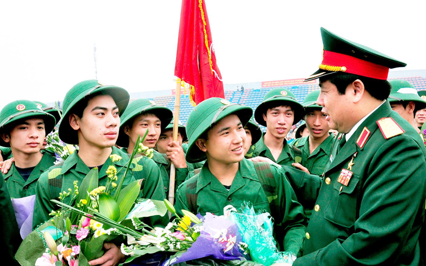Ảnh: Đại tướng Phùng Quang Thanh luôn gần gũi, thân mật