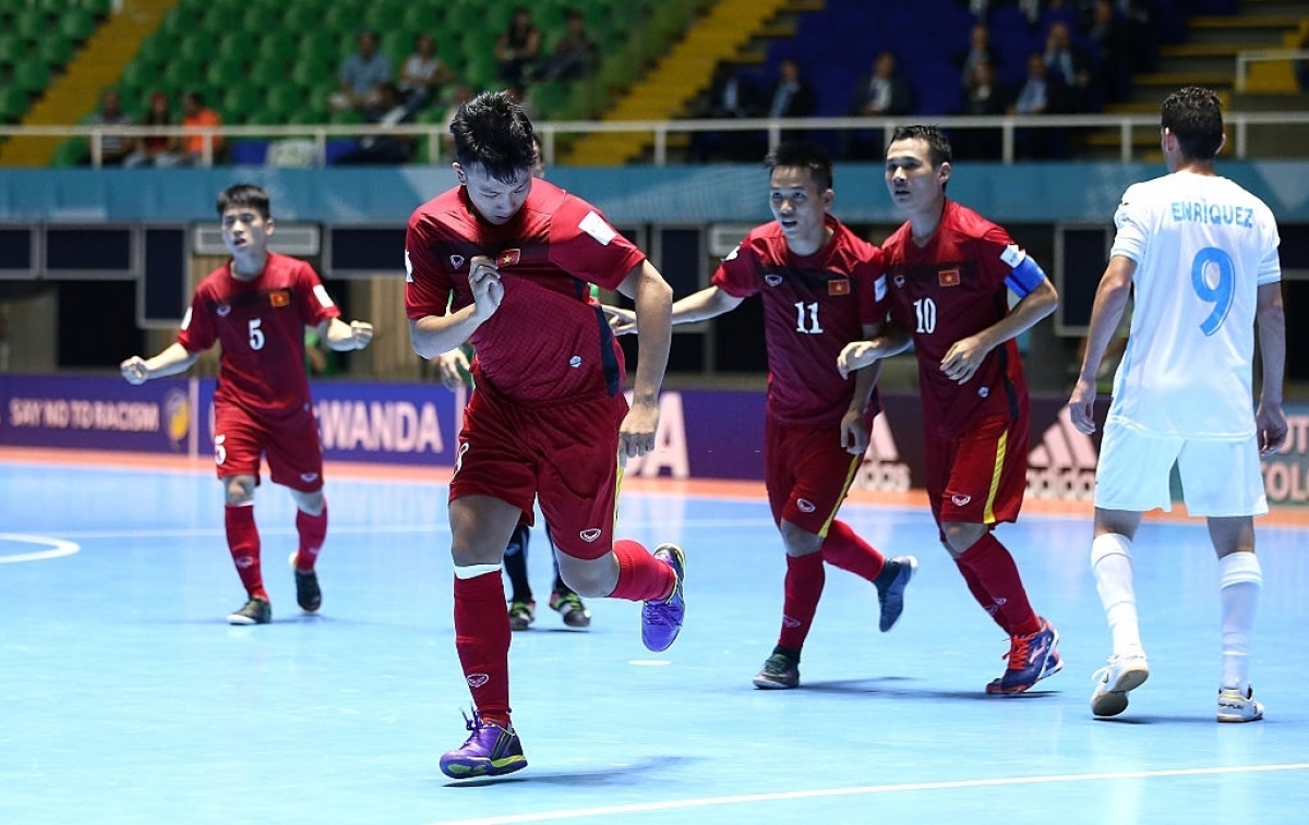 CLIP: Xem lại chiến thắng lịch sử của futsal Việt Nam tại World Cup 2016 - Ảnh 1.