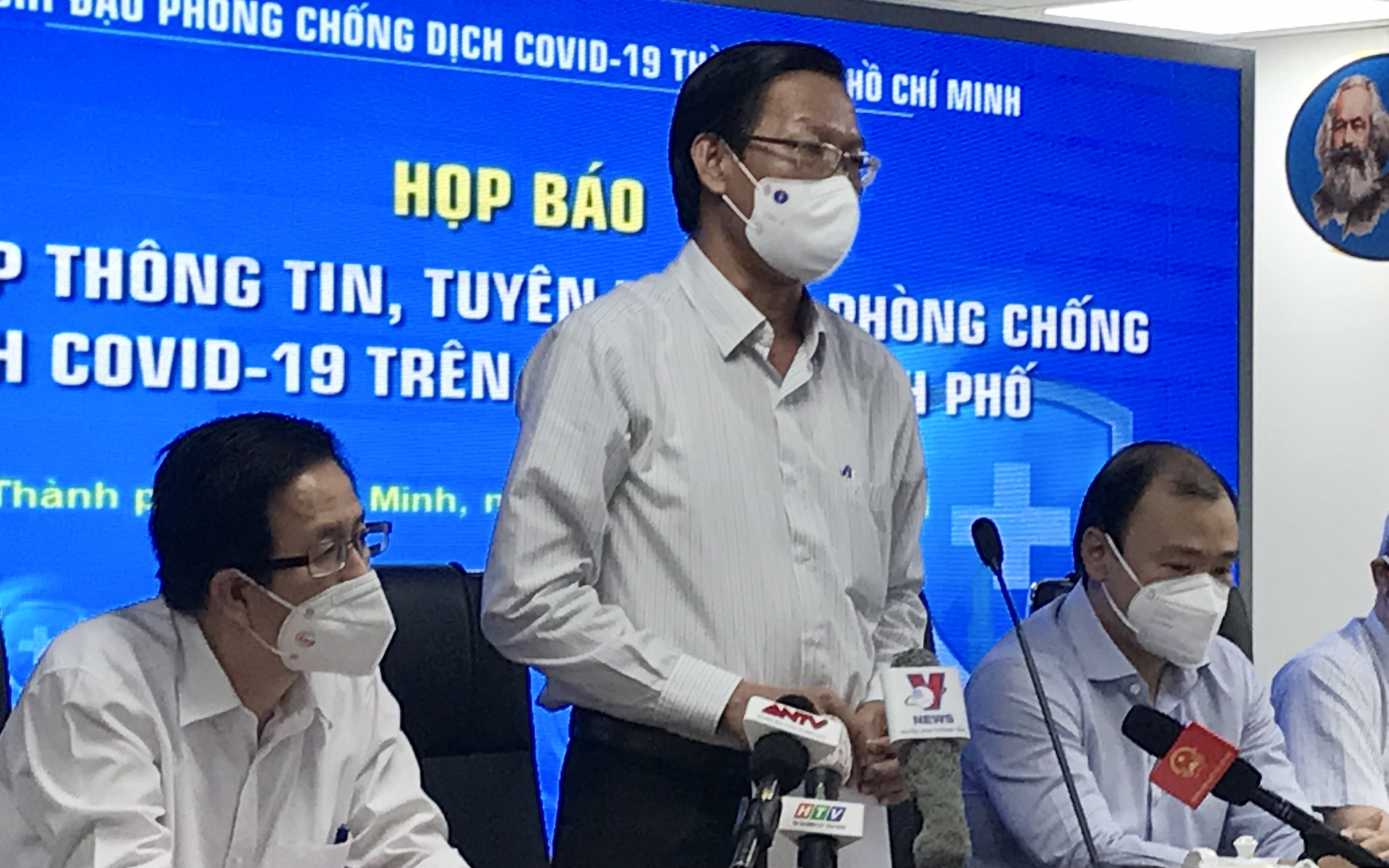 Chủ tịch UBND TP.HCM: Tiếp tục giãn cách xã hội toàn thành phố đến hết tháng 9