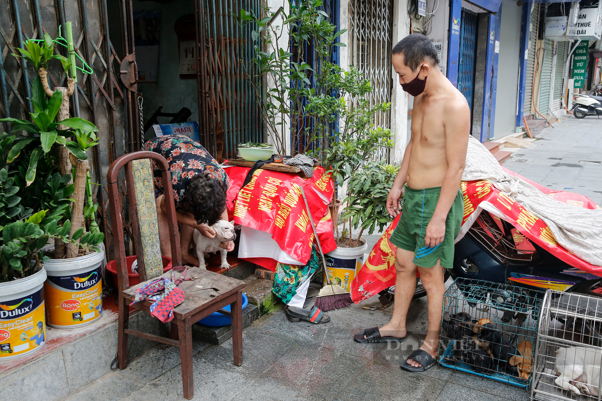 Hà Nội: Cuộc sống tại 3 ổ dịch lớn diễn ra như thế nào sau khi dỡ bỏ phong tỏa? - Ảnh 11.