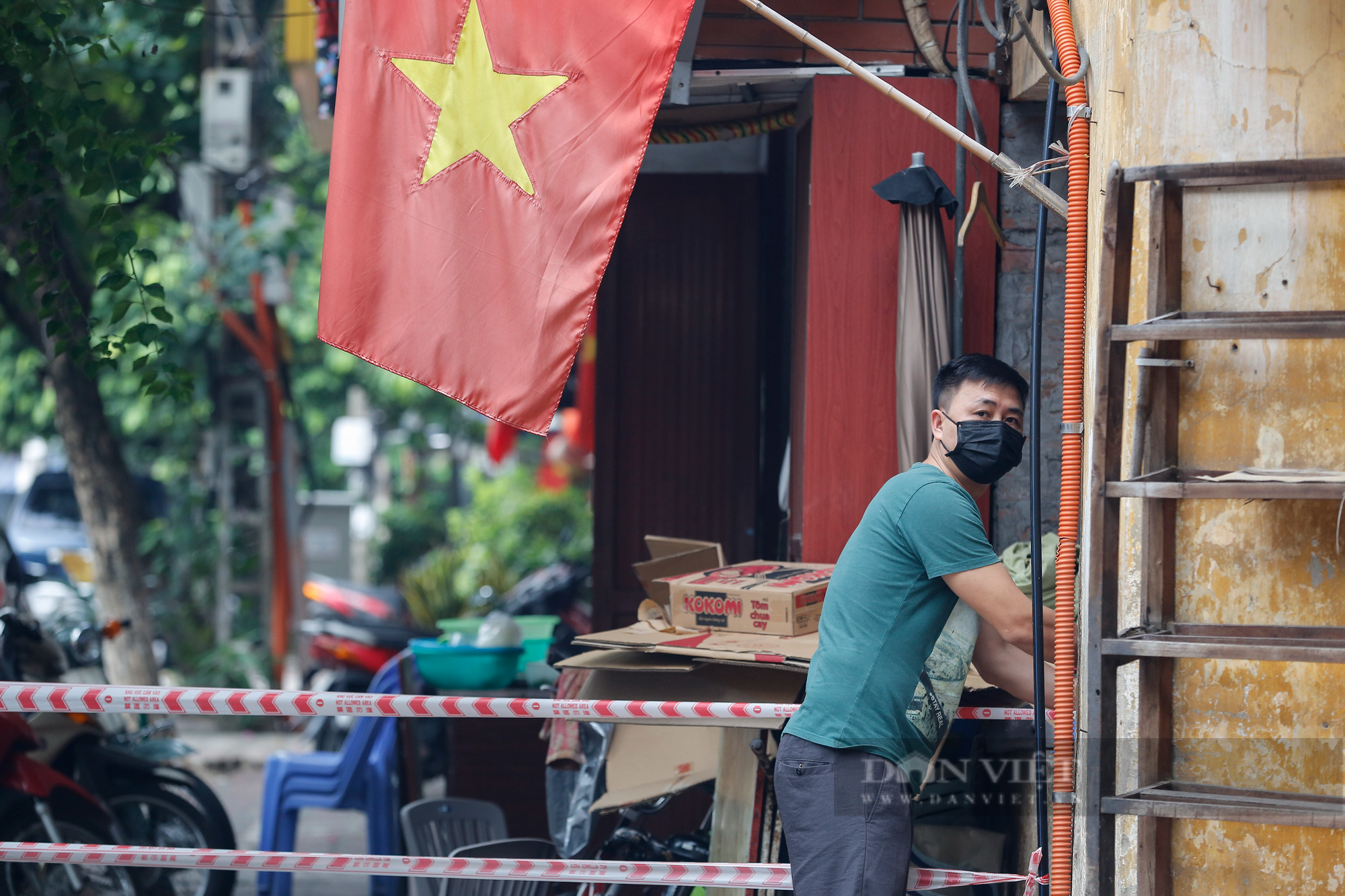 Hà Nội: Cuộc sống tại 3 ổ dịch lớn diễn ra như thế nào sau khi dỡ bỏ phong tỏa? - Ảnh 13.