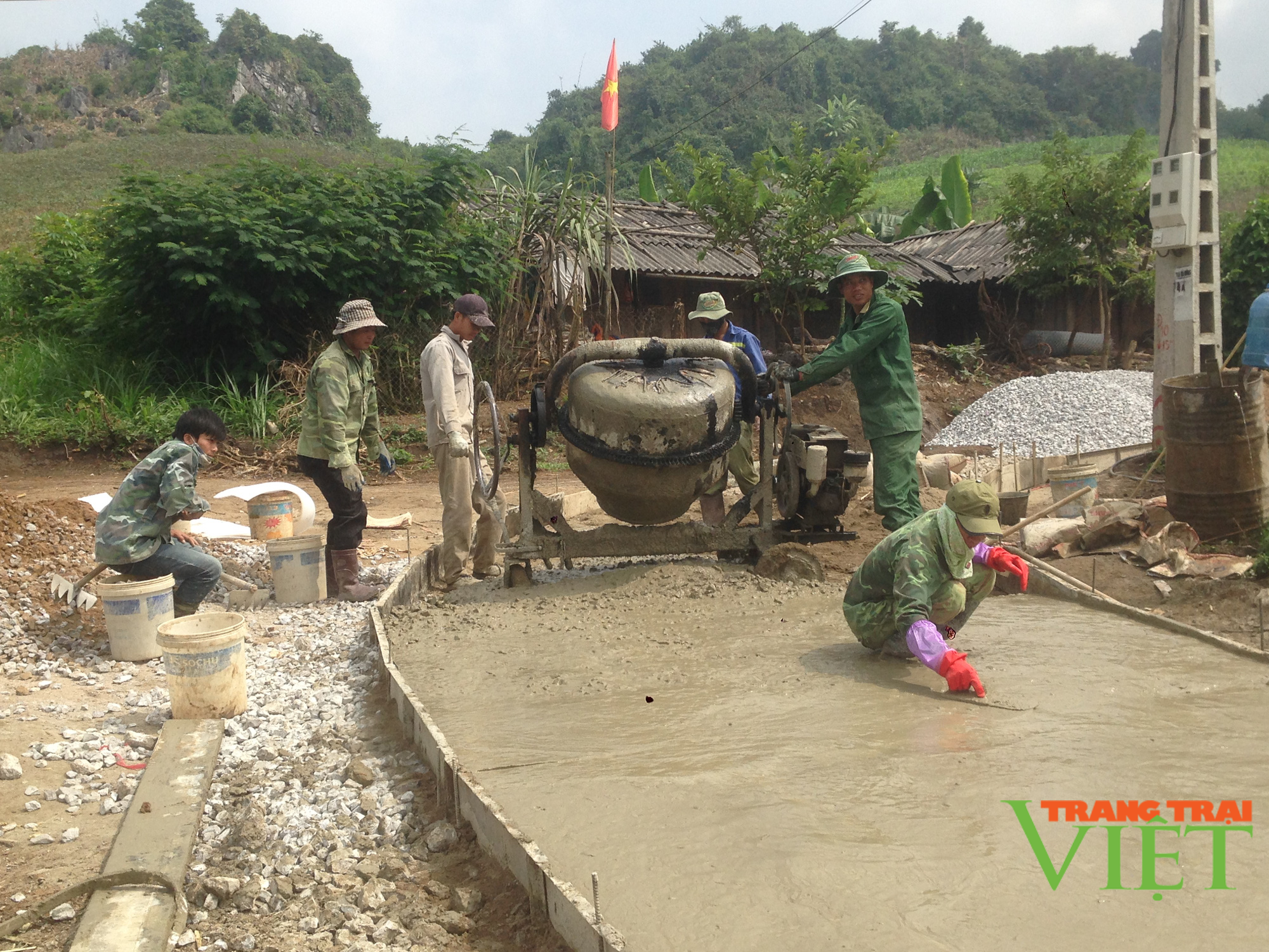 Mai Sơn xây dựng nông thôn mới ngày càng đổi thay - Ảnh 2. Mai Sơn xây dựng nông thôn mới ngày càng đổi thay - Ảnh 2.