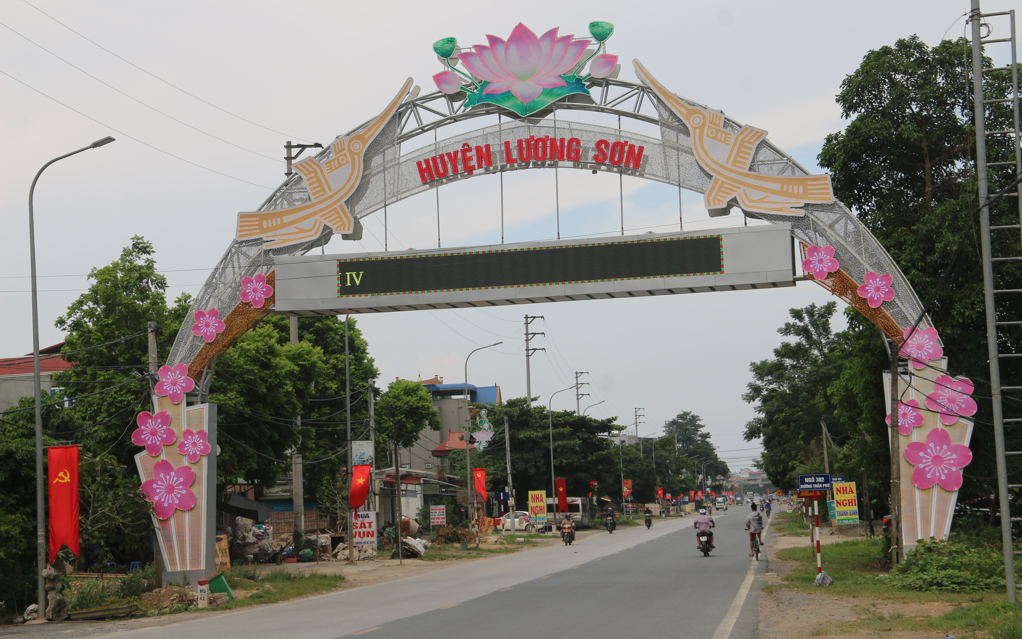 Hoà Bình: Cho phép học sinh ở huyện Lương Sơn tựu trường