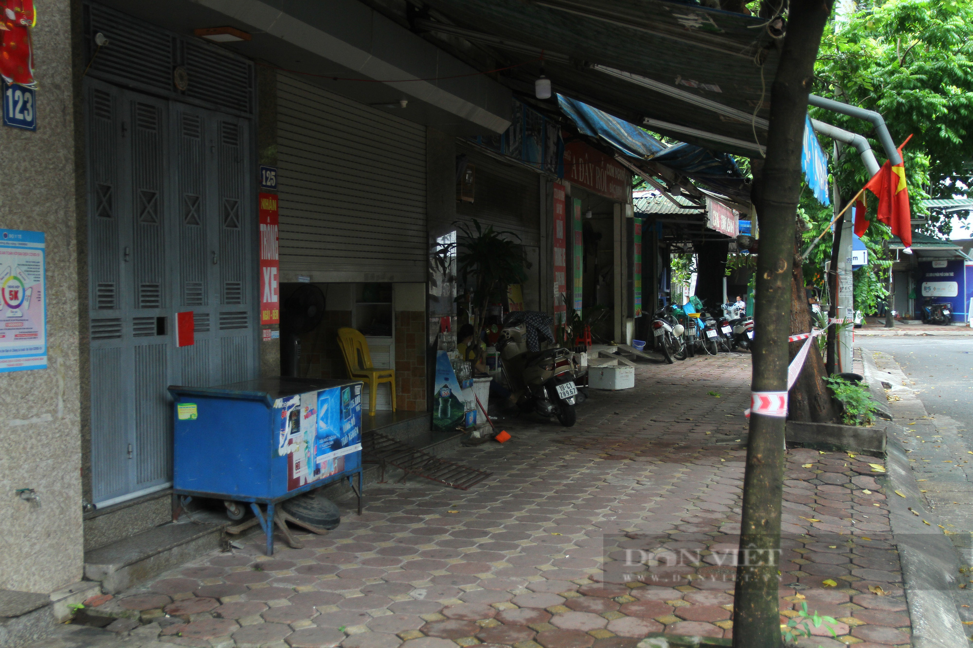 Lao động tự do ở Hà Nội sau gỡ phong tỏa: &quot;Về quê cũng dở, ở không xong&quot; - Ảnh 2.