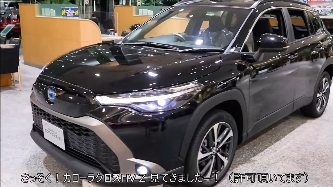 Cận cảnh Toyota Corolla Cross 2022 tại đại lý, nhiều trang bị khác biệt - Ảnh 1.
