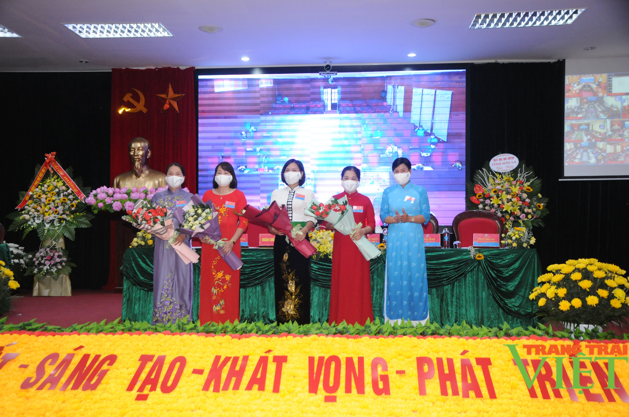 Hội Liên hiệp Phụ nữ tỉnh Sơn La: Giúp hơn 2.000 hộ nghèo thoát nghèo - Ảnh 9.