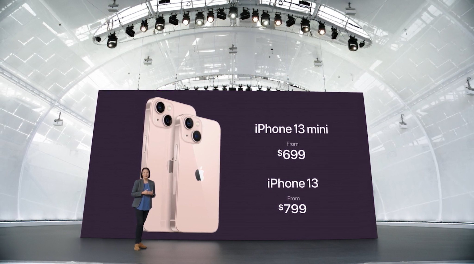 Apple vừa công bố thế hệ iPhone 13 series. Đây là dòng sản phẩm chủ lực, đóng góp lớn vào doanh thu và lợi nhuận hàng năm của hãng. Ảnh: @AFP.