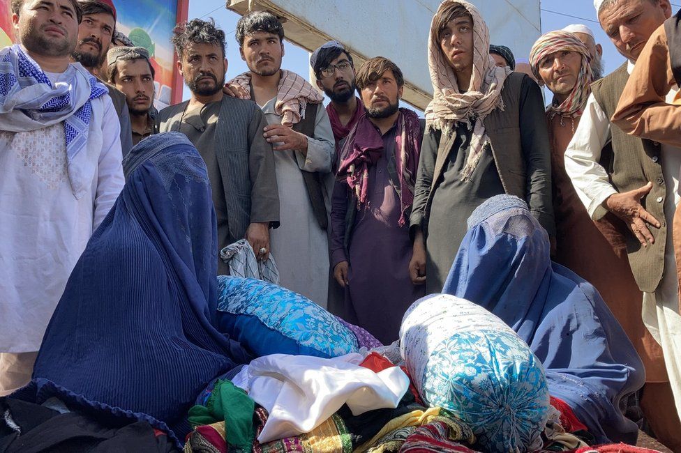 &quot;Chúng tôi không còn một xu dính túi&quot;, người dân Afghanistan chia sẻ về cuộc sống dưới thời Taliban - Ảnh 4.