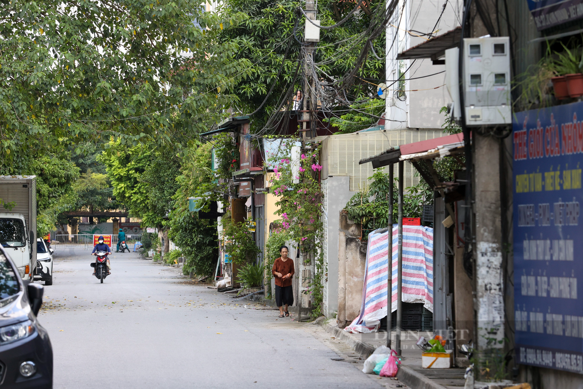 Hà Nội: Phong tỏa, truy vết f1 thuộc chùm 6 ca dương tính SARS-CoV-2 trong &quot;vùng xanh&quot; - Ảnh 7.