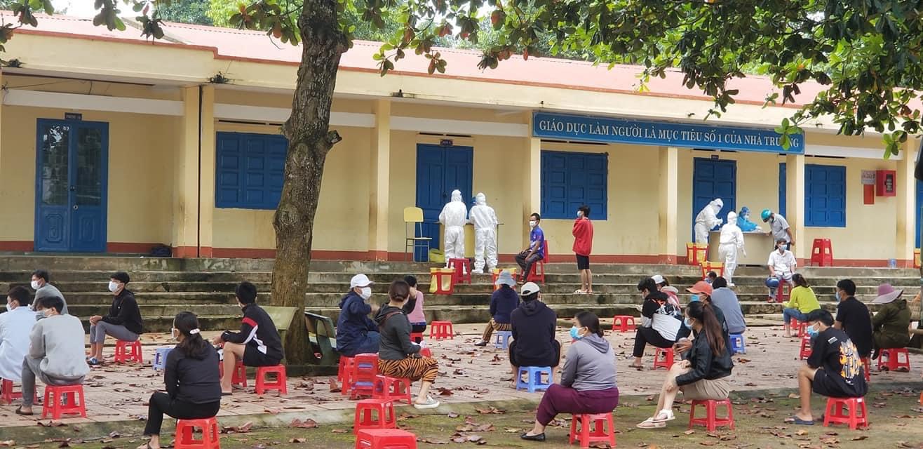 Đắk Lắk: Tiến hành xét nghiệm sàng lọc hàng chục nghìn người dân tại TX Buôn Hồ - Ảnh 2.