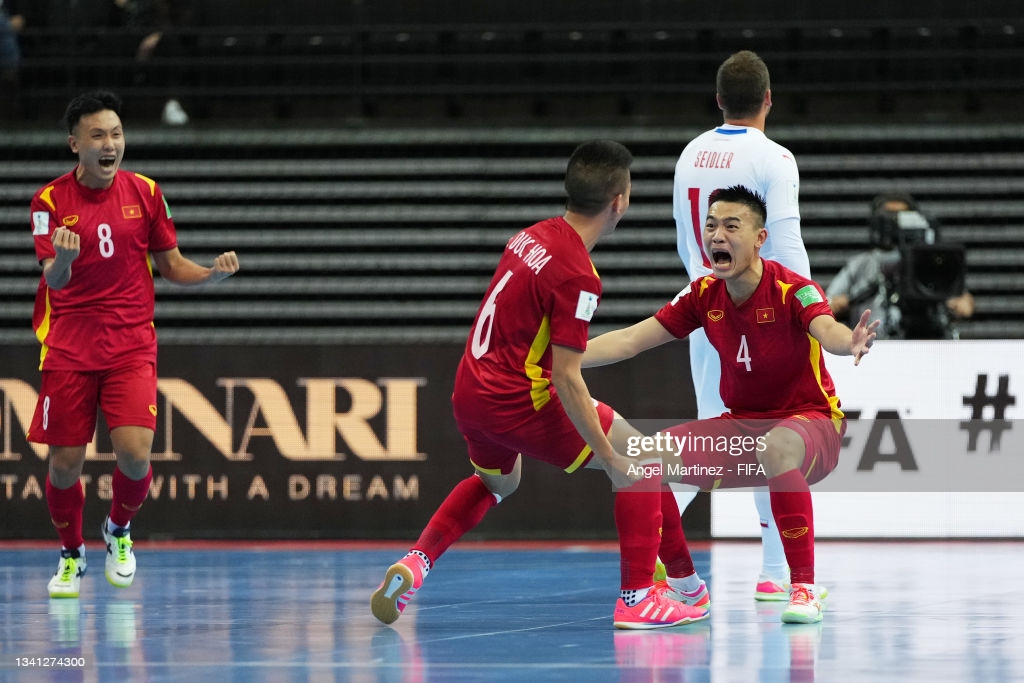 ĐT futsal Việt Nam lên tầm cao mới, VFF &quot;dốc hầu bao&quot; khao quân! - Ảnh 1.