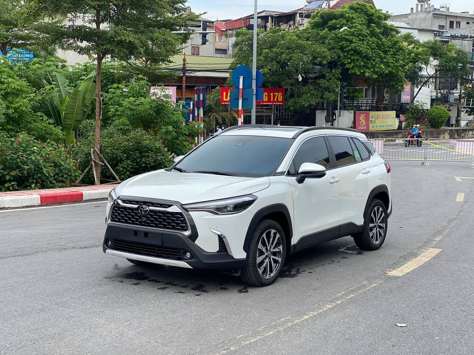 Rao bán 2 tháng không &quot;trôi&quot;, Toyota Corolla Cross lướt xuống giá bất ngờ - Ảnh 1.