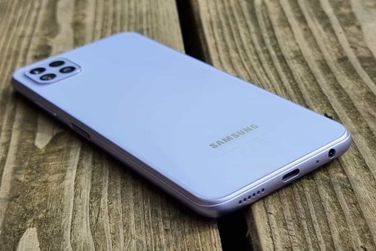 Samsung ra mắt Galaxy A13 5G, điện thoại 5G rẻ chưa từng có - Ảnh 1.