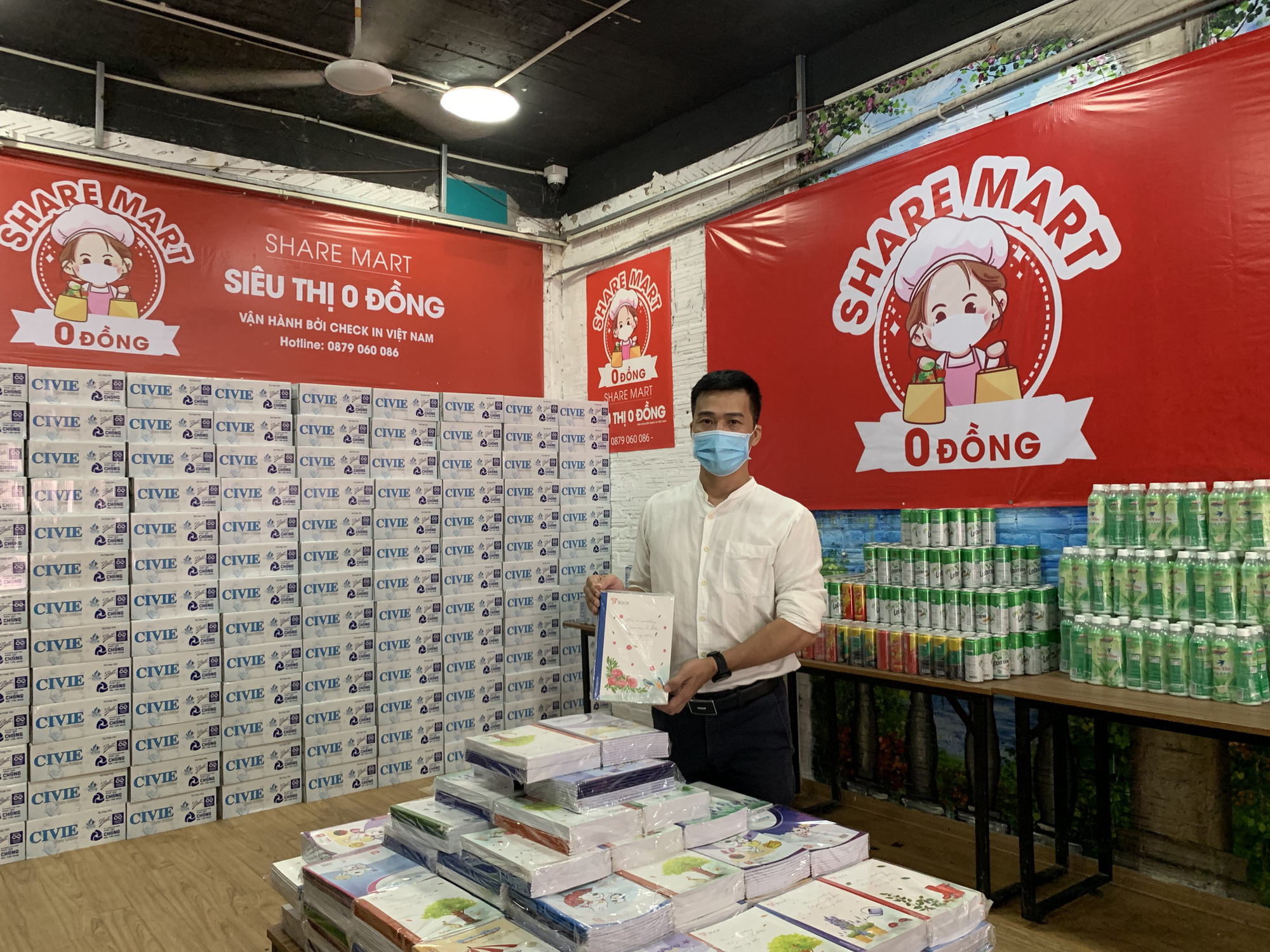 Hà Nội: “Siêu thị 0 đồng - Share Mart” ấm tình người trong đại dịch Covid-19 - Ảnh 1.