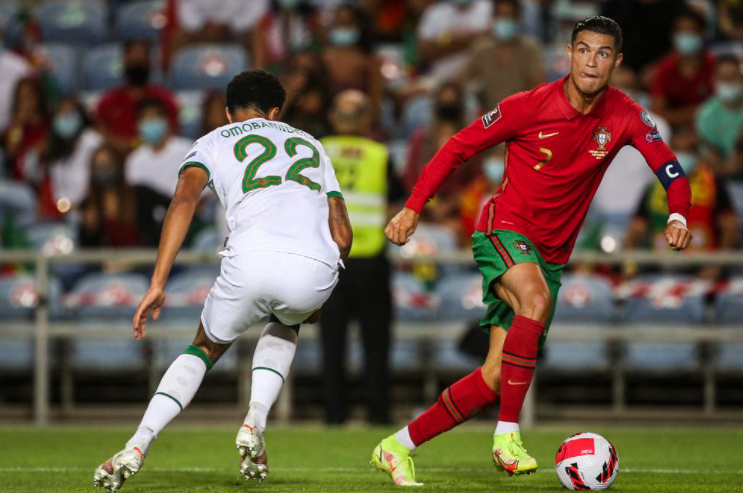 Vòng loại World Cup 2022: Ronaldo lập siêu kỷ lục, Bồ Đào Nha ngược dòng - Ảnh 1.