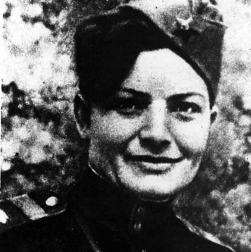 3 nữ chiến sĩ xe tăng Liên Xô gieo kinh hoàng cho phát xít Đức - Ảnh 2.