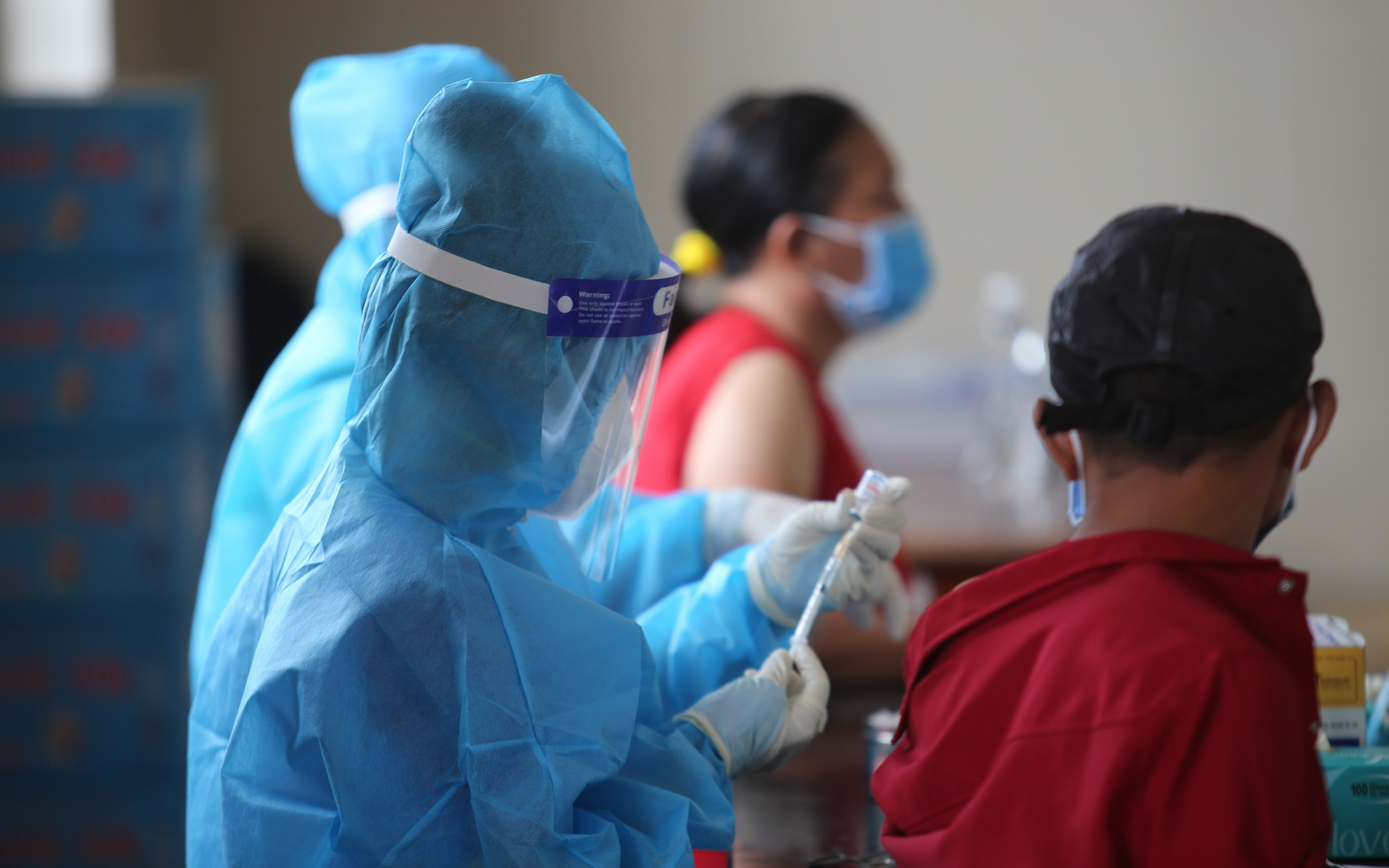 Bình Dương bắt đầu tiêm 1 triệu liều vaccine Sinopharm cho người dân