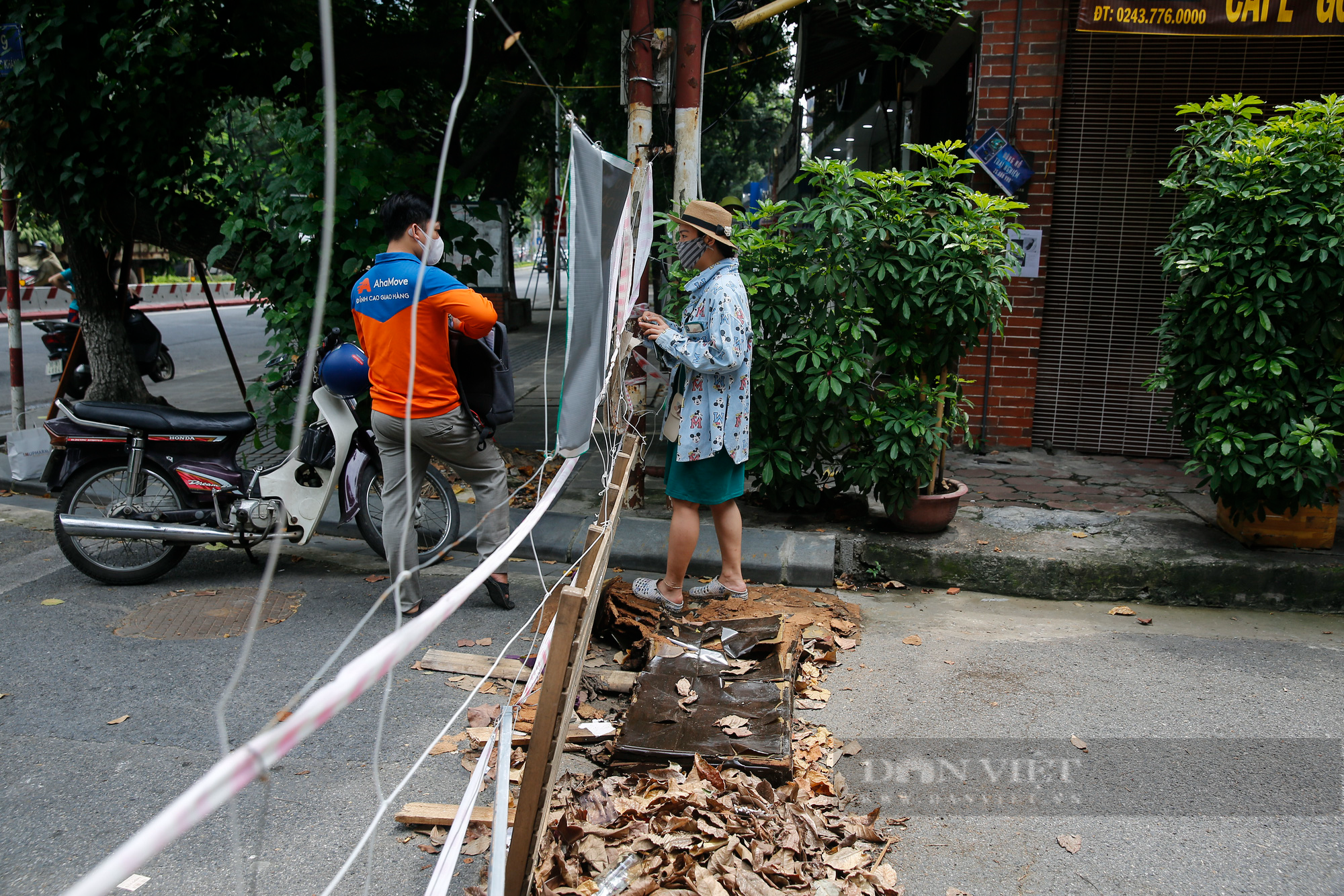 Nhếch nhác, lơ là, chủ quan tại nhiều chốt vùng xanh Hà Nội - Ảnh 5.