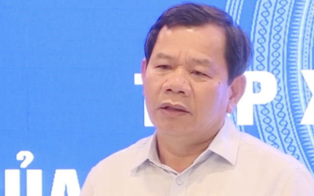 Quảng Ngãi: Chủ tịch tỉnh cho phép tàu cá ra khơi trước lệnh cấm được cập cảng, bán cá 