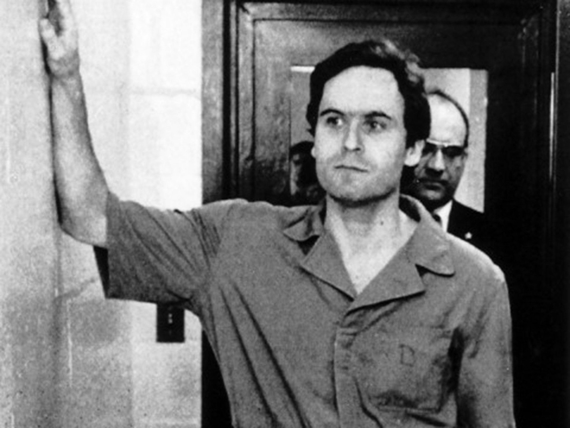 Ted Bundy - Kẻ sát nhân man rợ từng làm cả nước Mỹ rúng động suốt gần 2 thập kỷ - Ảnh 2.