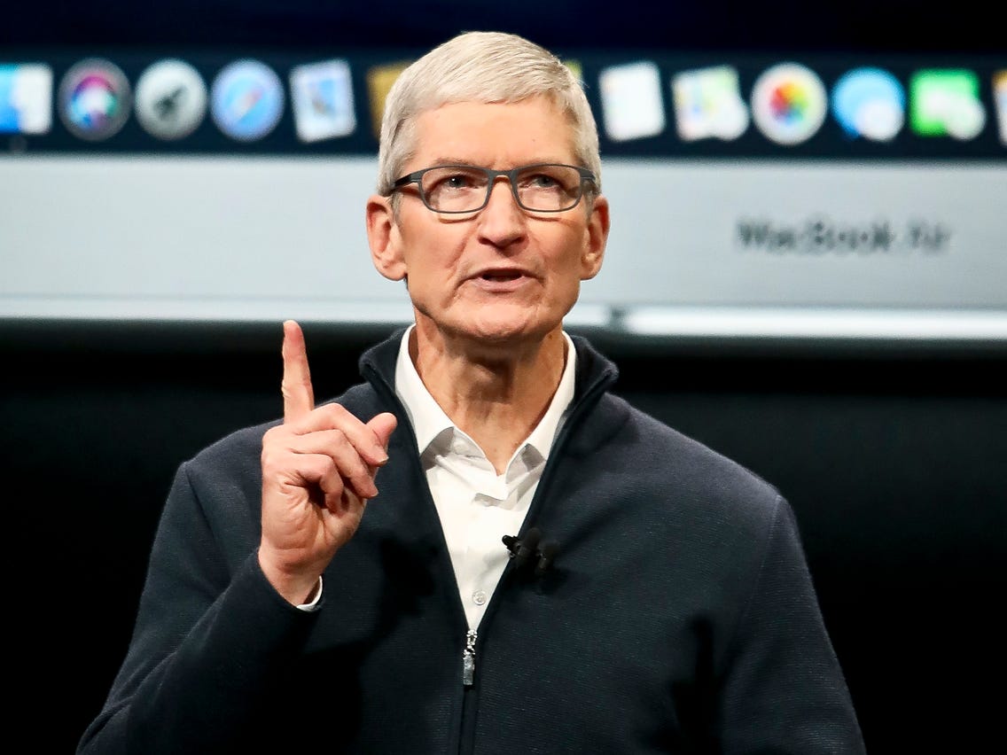 Tim Cook đối mặt bất ổn trong nội bộ của Apple. Ảnh: @AFP.