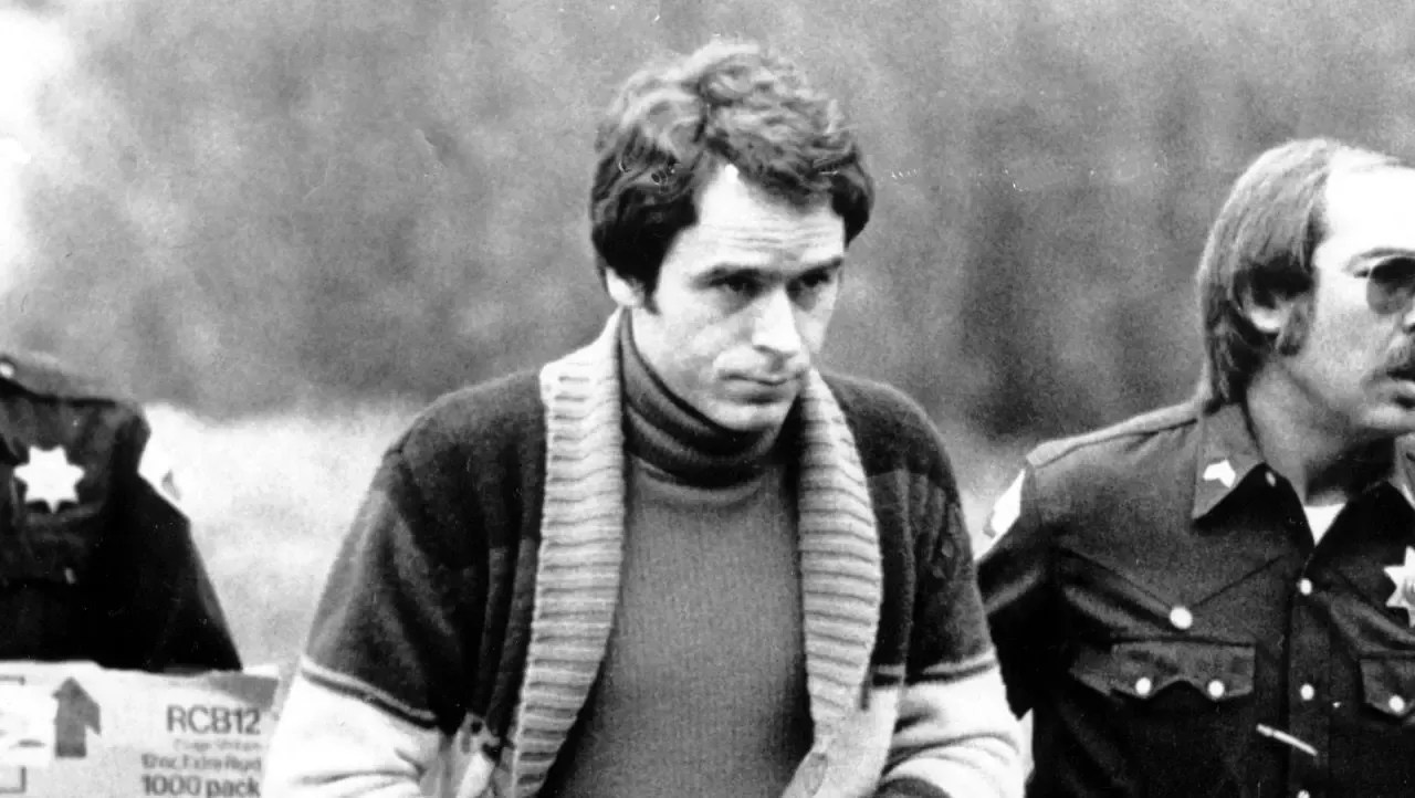Ted Bundy - Kẻ sát nhân man rợ từng làm cả nước Mỹ rúng động suốt gần 2 thập kỷ - Ảnh 6.