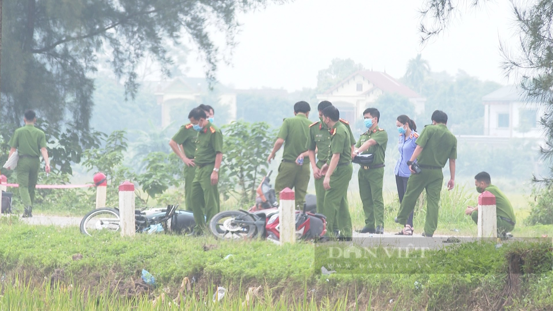 Tai nạn 7 người thương vong ở Phú Thọ: Hiện trường có 1 mũ bảo hiểm, 1 nạn nhân có biểu hiện say rượu - Ảnh 1.