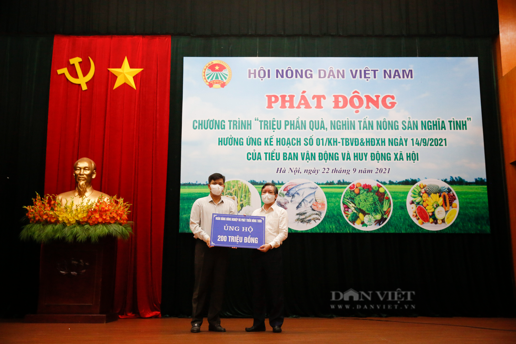 Ảnh: Hội Nông dân Việt Nam phát động chương trình &quot;Triệu phần quà, nghìn tấn nông sản nghĩa tình&quot; - Ảnh 6.