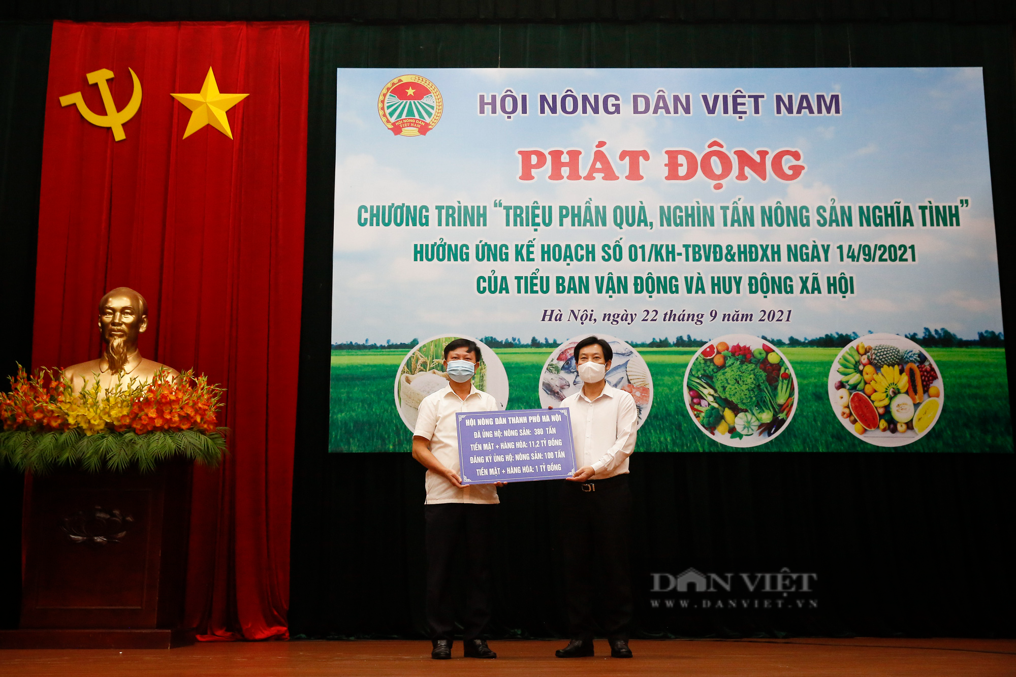 Ảnh: Hội Nông dân Việt Nam phát động chương trình &quot;Triệu phần quà, nghìn tấn nông sản nghĩa tình&quot; - Ảnh 11.