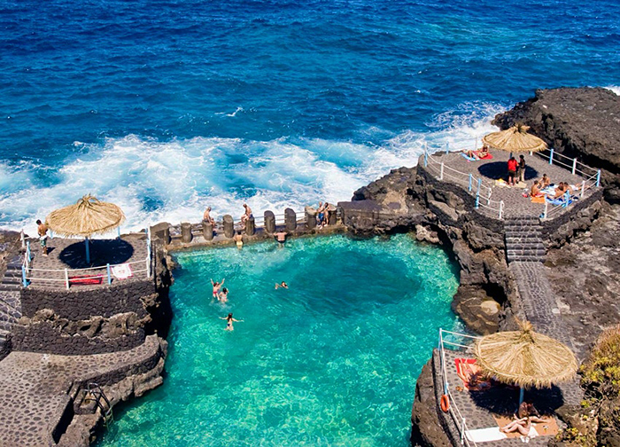 Tây Ban Nha: Nhiều khách du lịch vẫn muốn tới đảo La Palma trải nghiệm “du lịch núi lửa” - Ảnh 5.