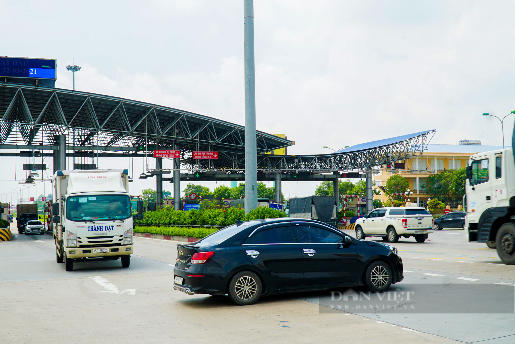 Nhiều người dân ngậm ngùi &quot;quay đầu&quot; không được vào Hà Nội - Ảnh 11.