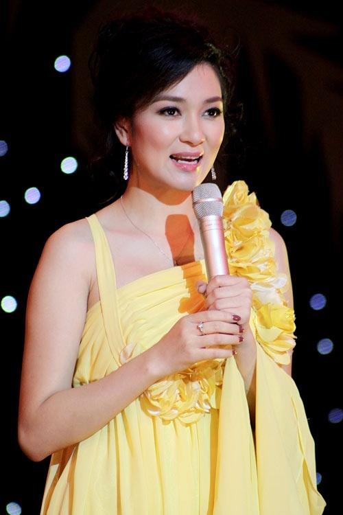 Cuộc sống của Hoa hậu Nguyễn Thị Huyền ở tuổi U40 giờ ra sao sau 17 năm đăng quang? - Ảnh 10.