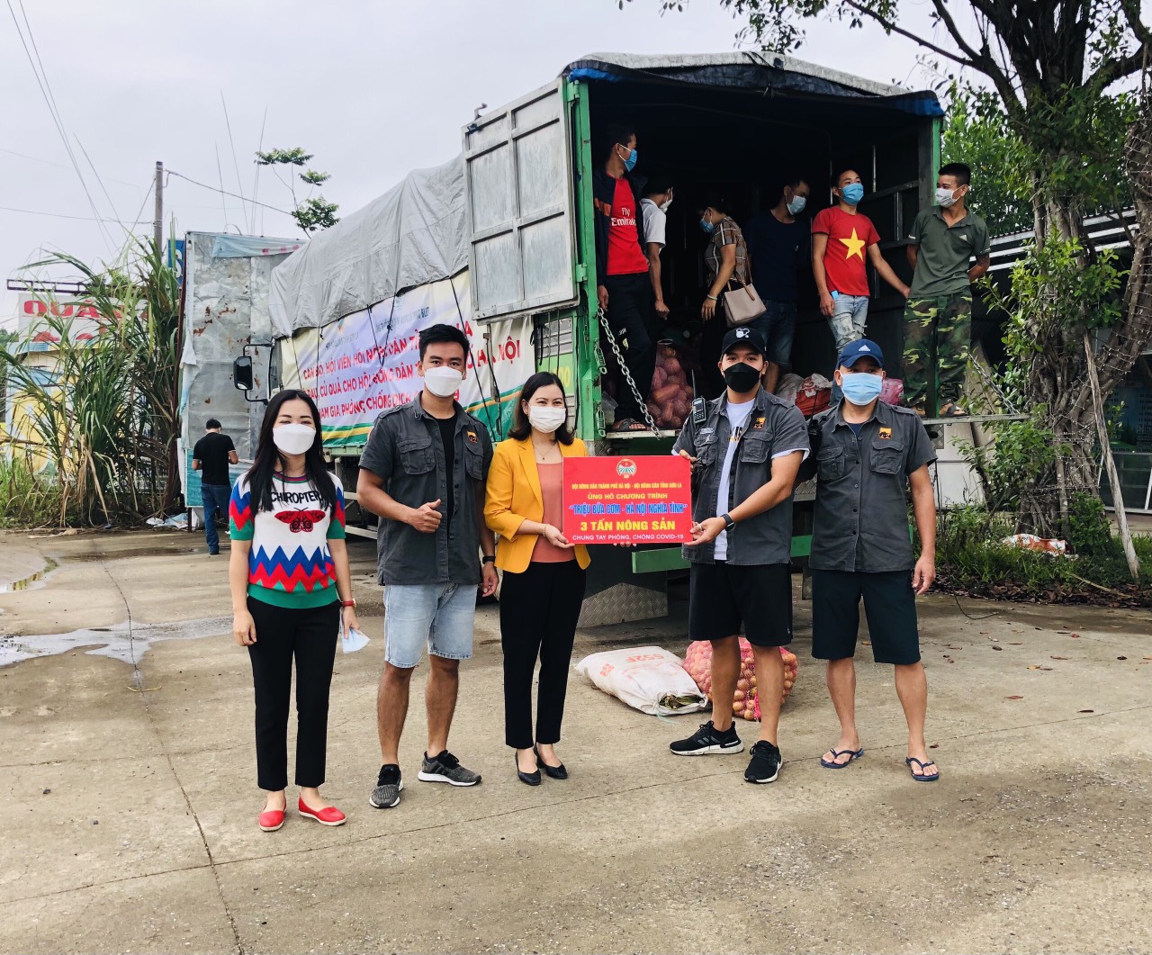 Hội Nông dân Sơn La hỗ trợ trên 100 tấn nông sản cho các tỉnh, thành phố chống dịch - Ảnh 3. Hội Nông dân Sơn La hỗ trợ trên 100 tấn nông sản cho các tỉnh, thành phố chống dịch - Ảnh 3.