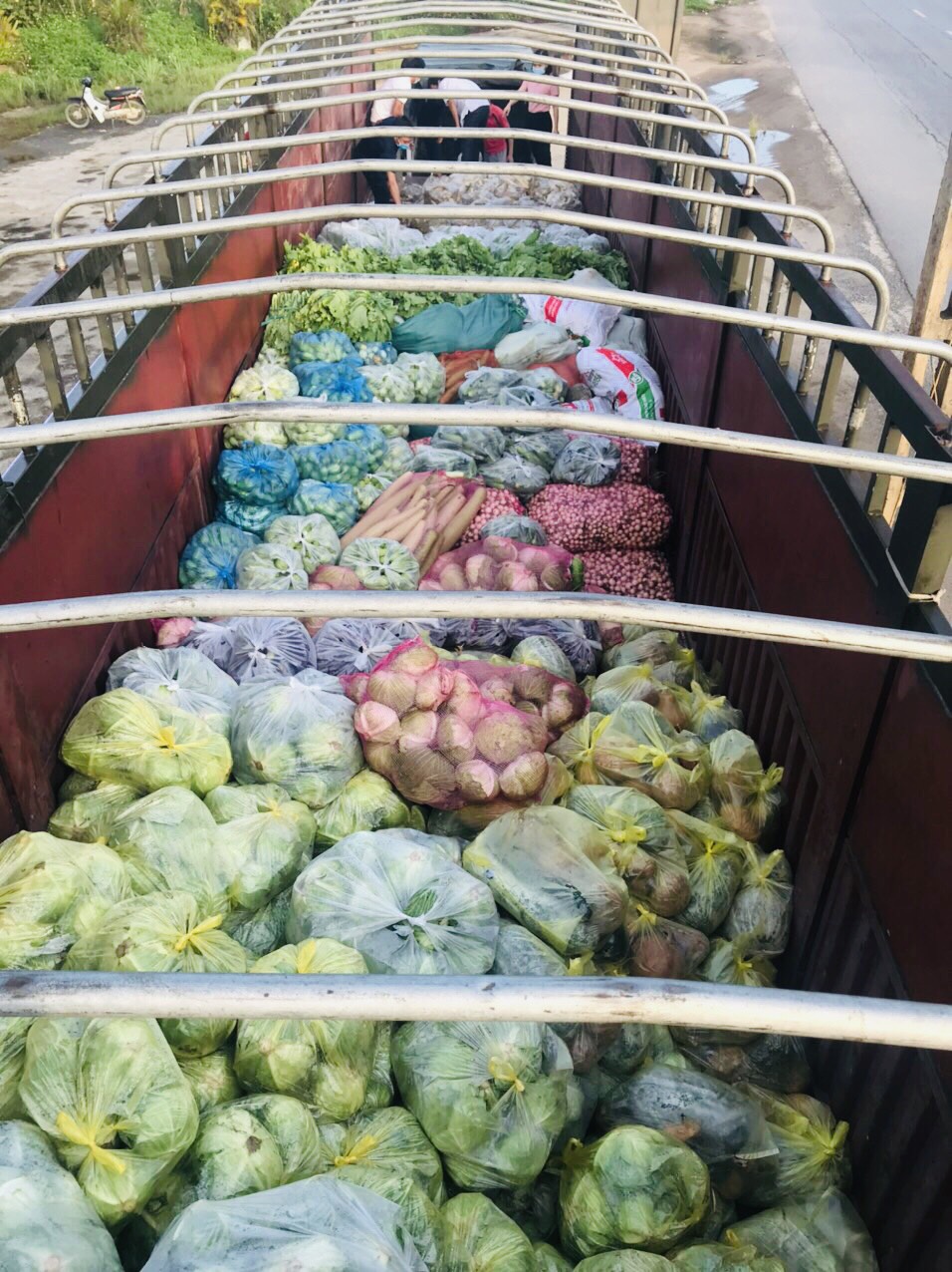 Hội Nông dân Sơn La hỗ trợ trên 100 tấn nông sản cho các tỉnh, thành phố chống dịch - Ảnh 1. Hội Nông dân Sơn La hỗ trợ trên 100 tấn nông sản cho các tỉnh, thành phố chống dịch - Ảnh 1.