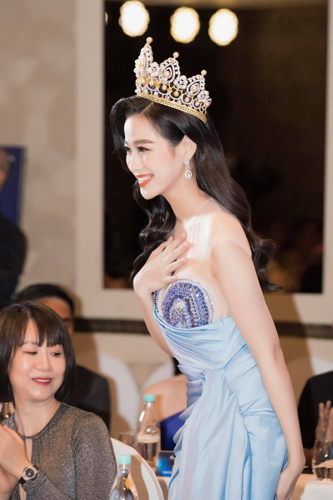 hoa hau do thi ha miss world anh 2