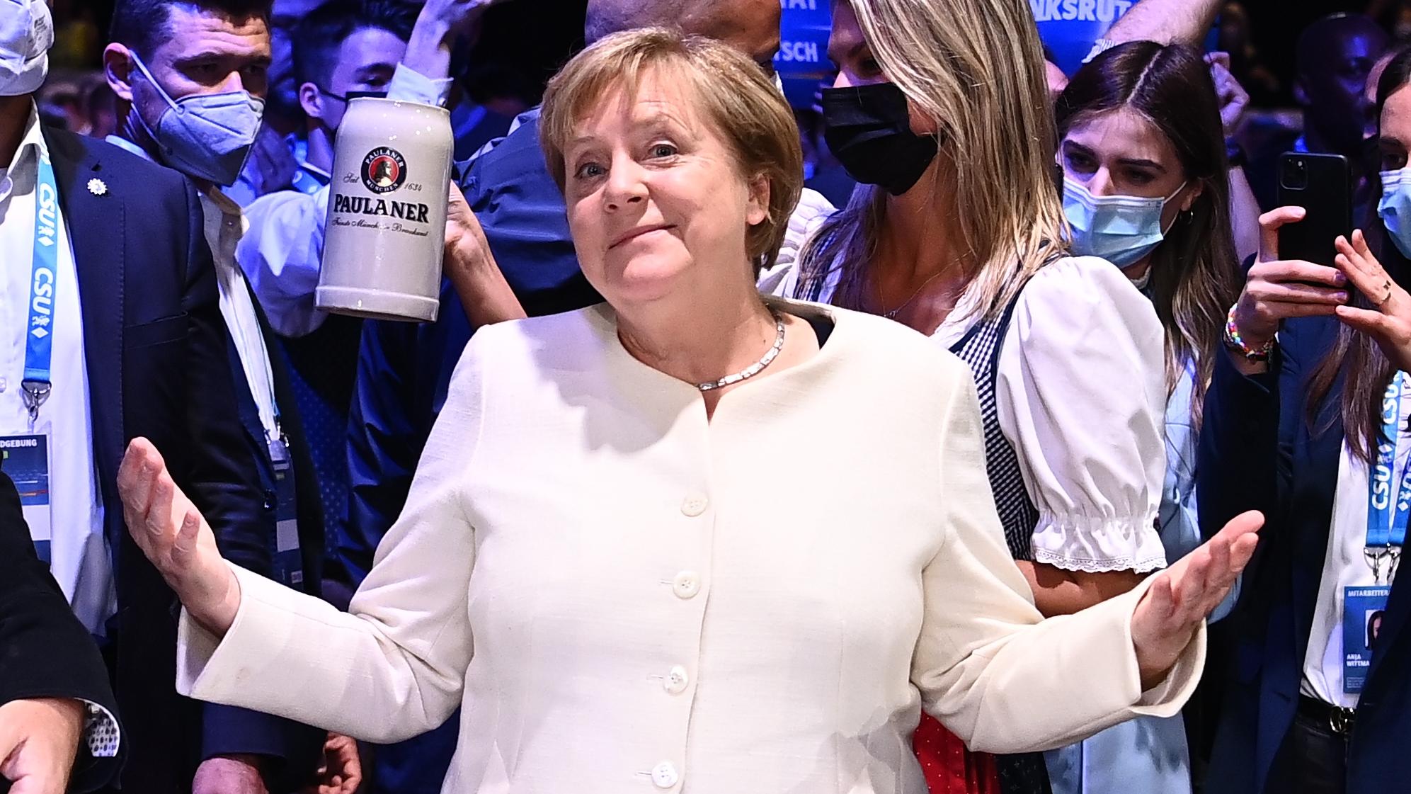 Hôm nay nước Đức sang trang mới: Sau 16 năm cầm quyền, lịch sử sẽ nhớ đến bà Angela Merkel thế nào? - Ảnh 1.