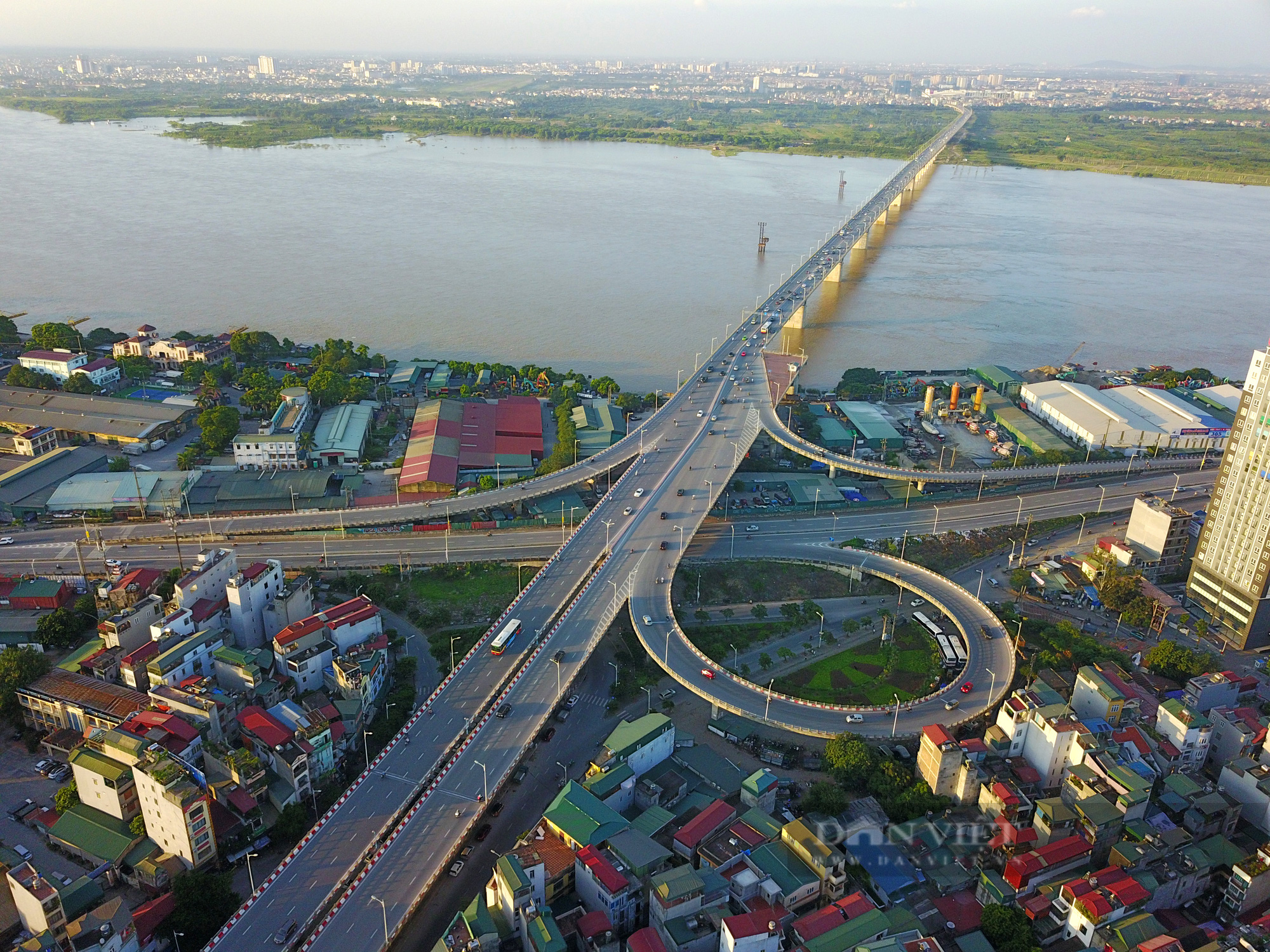 &quot;Hấp lực&quot; lớn từ xây thêm 10 cây cầu vượt sông Hồng của Hà Nội - Ảnh 7.