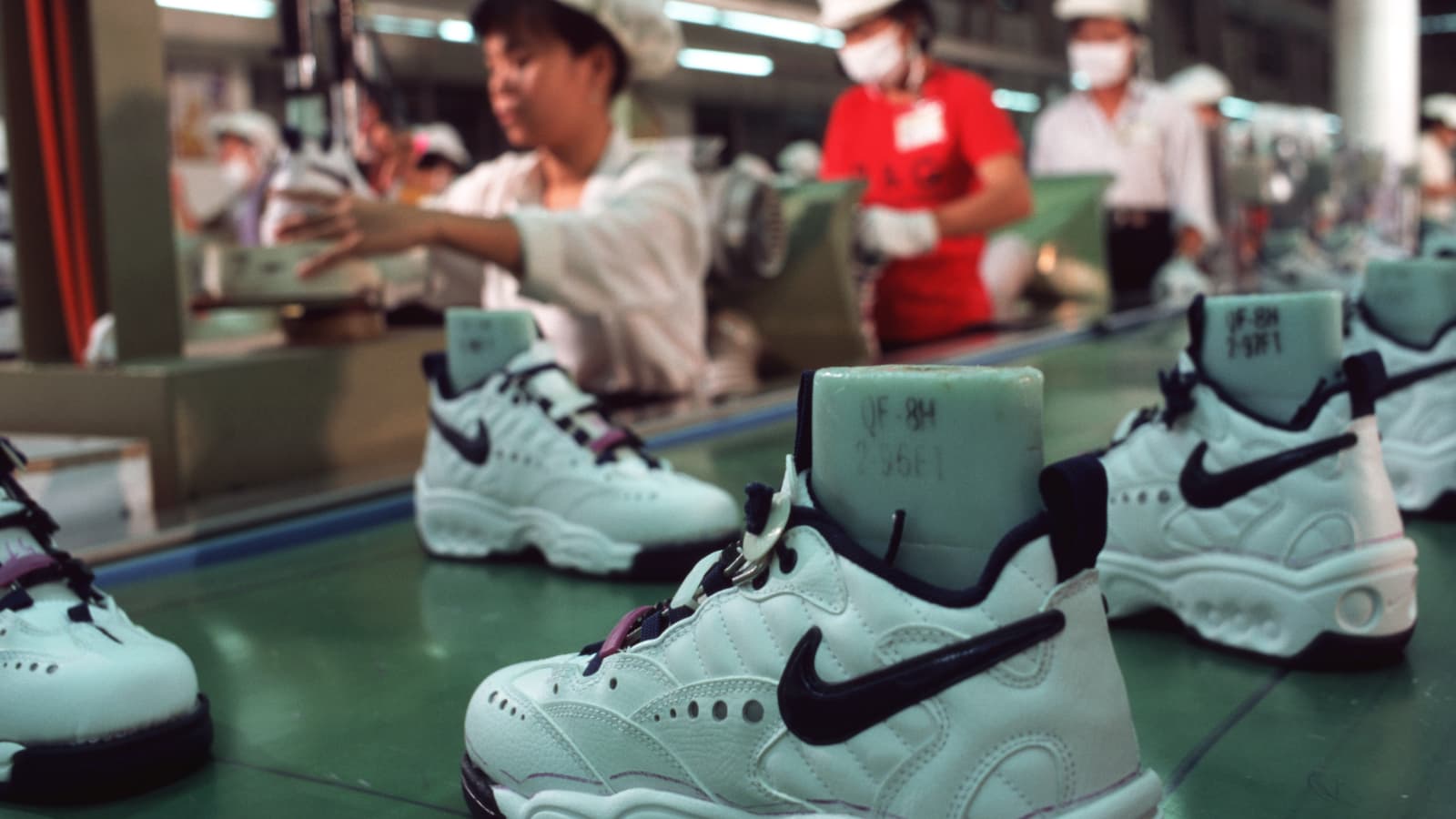 Nike hạ dự báo doanh thu, &quot;không lường trước được&quot; việc đóng cửa nhà máy tại Việt Nam - Ảnh 3.