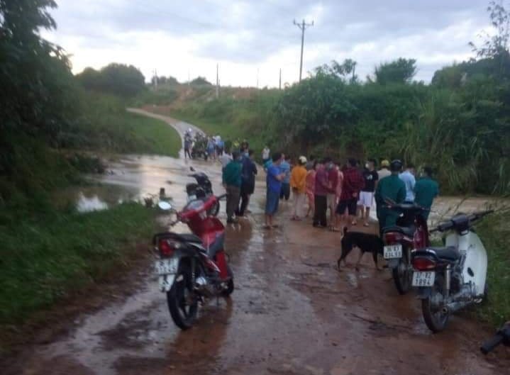 Thanh Hóa: Đi xe máy qua suối, một người đàn ông bị nước lũ cuốn tử vong - Ảnh 1.