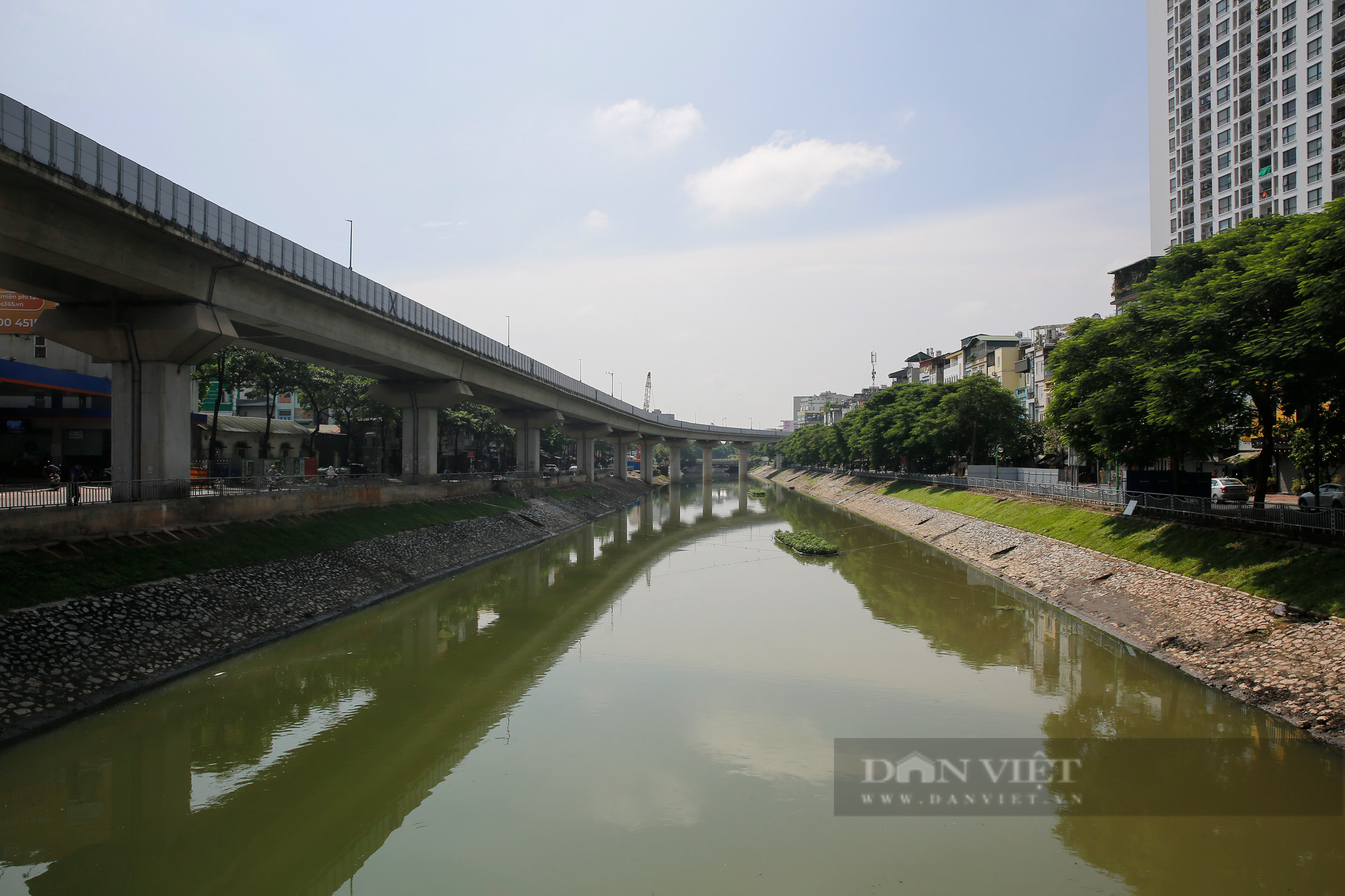 Vẻ đẹp khác lạ của con sông ô nhiễm nhất Hà Nội sau khi đổi màu nước - Ảnh 5.