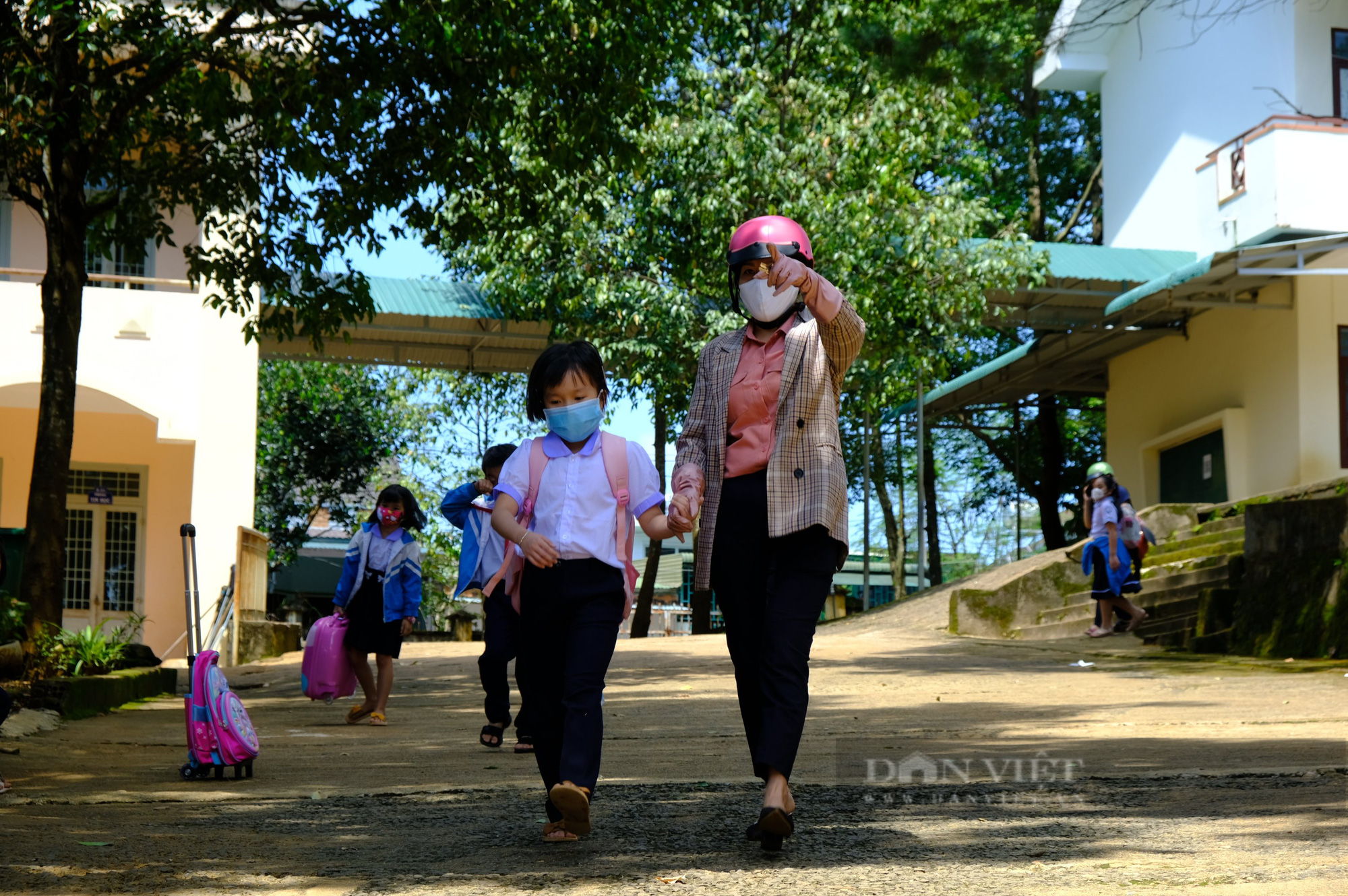 Đắk Nông: Học sinh 5 huyện, thành phố được trở lại trường - Ảnh 2.