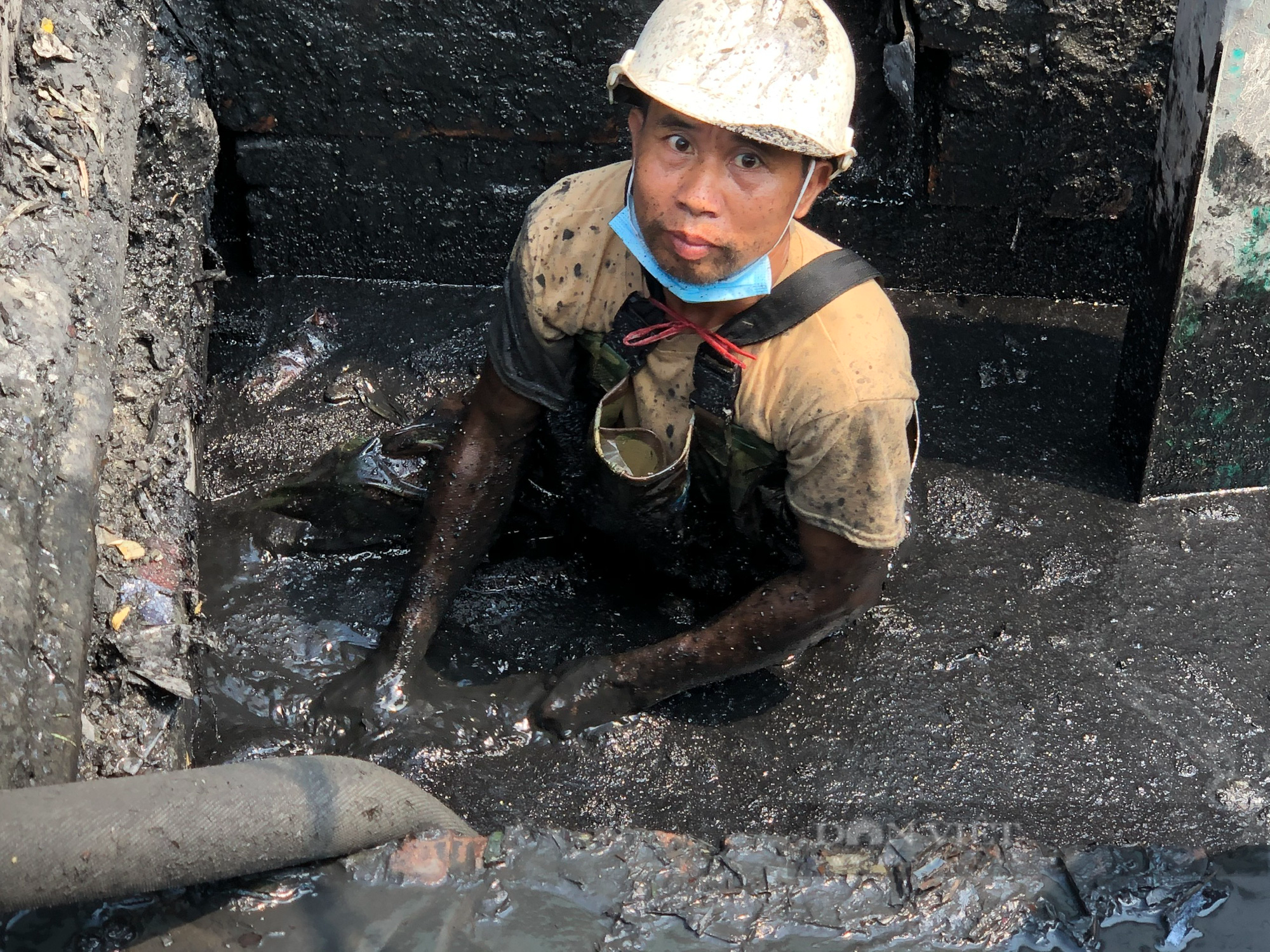 Bắc Ninh: Nước thải bùn đen lại tràn ngập đường CCN giấy Phú Lâm - Ảnh 6.