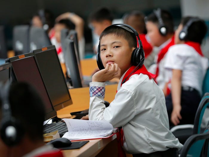 Hình ảnh học sinh Triều Tiên sử dụng máy tính tại Khu liên hợp Khoa học Công nghệ ở Bình Nhưỡng, Triều Tiên. Ảnh: @A.P