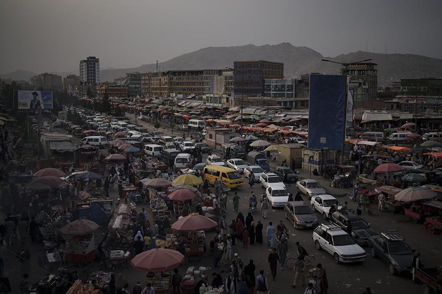 Hình ảnh cuộc sống của người dân ở Kabul sau 6 tuần Taliban kiểm soát diễn ra như thế nào? - Ảnh 1.